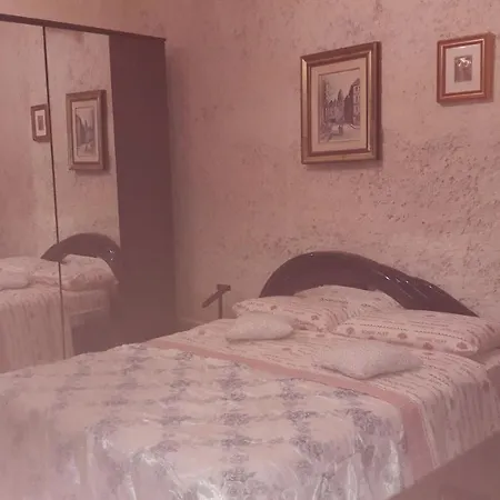 Mia Бари